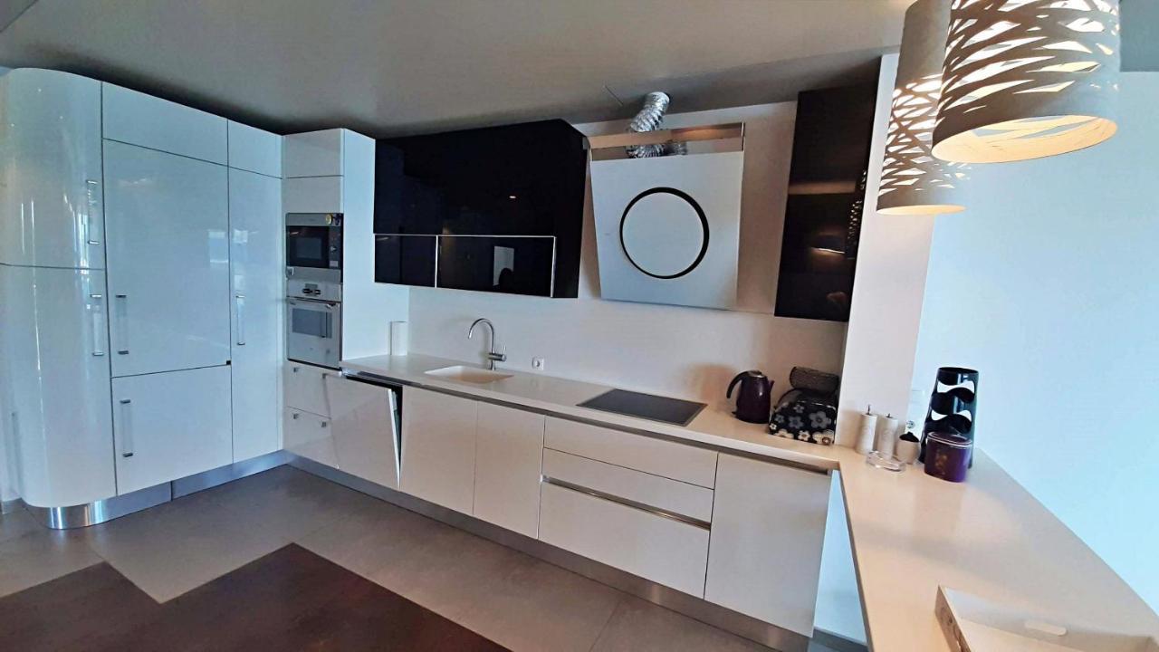 Apartment Iva Оміш Екстер'єр фото